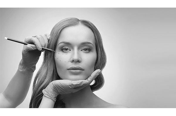 Пластическая хирургия совершенствует тело Пластическая хирургия совершенствует тело
